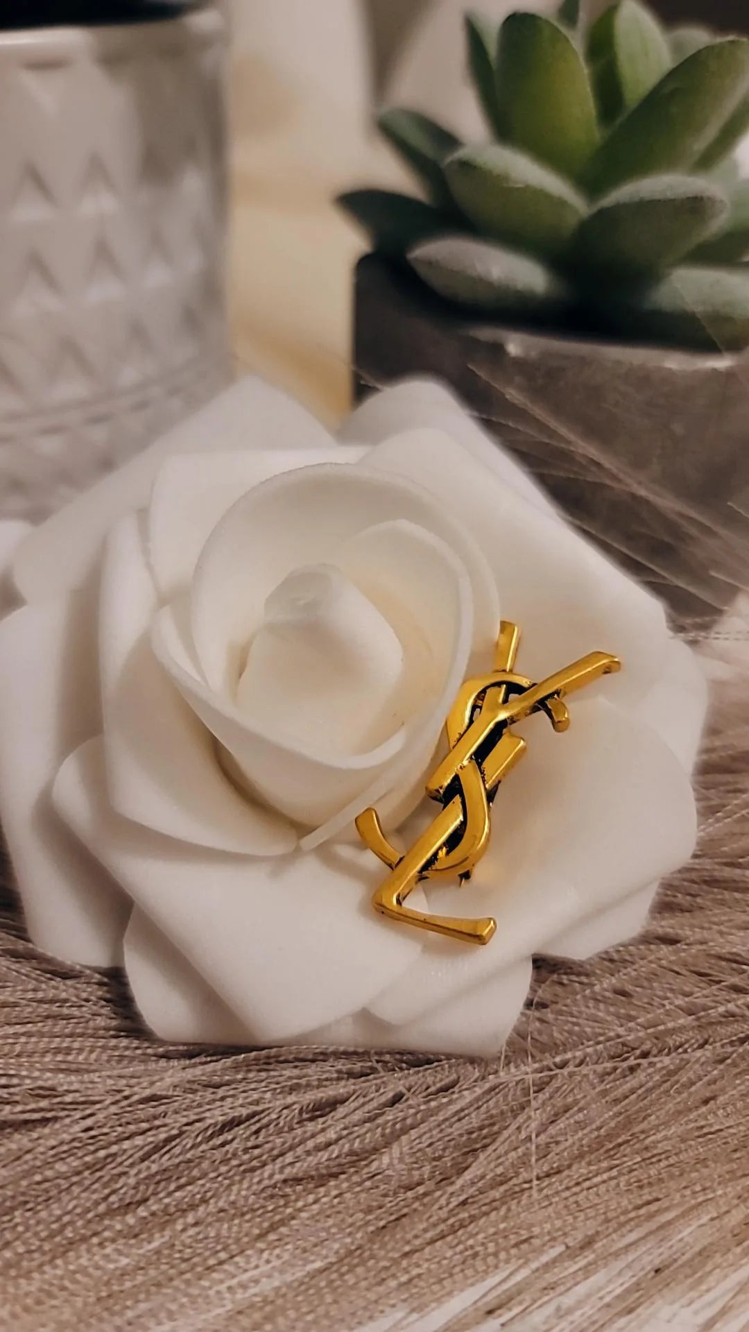 Guch Brooch