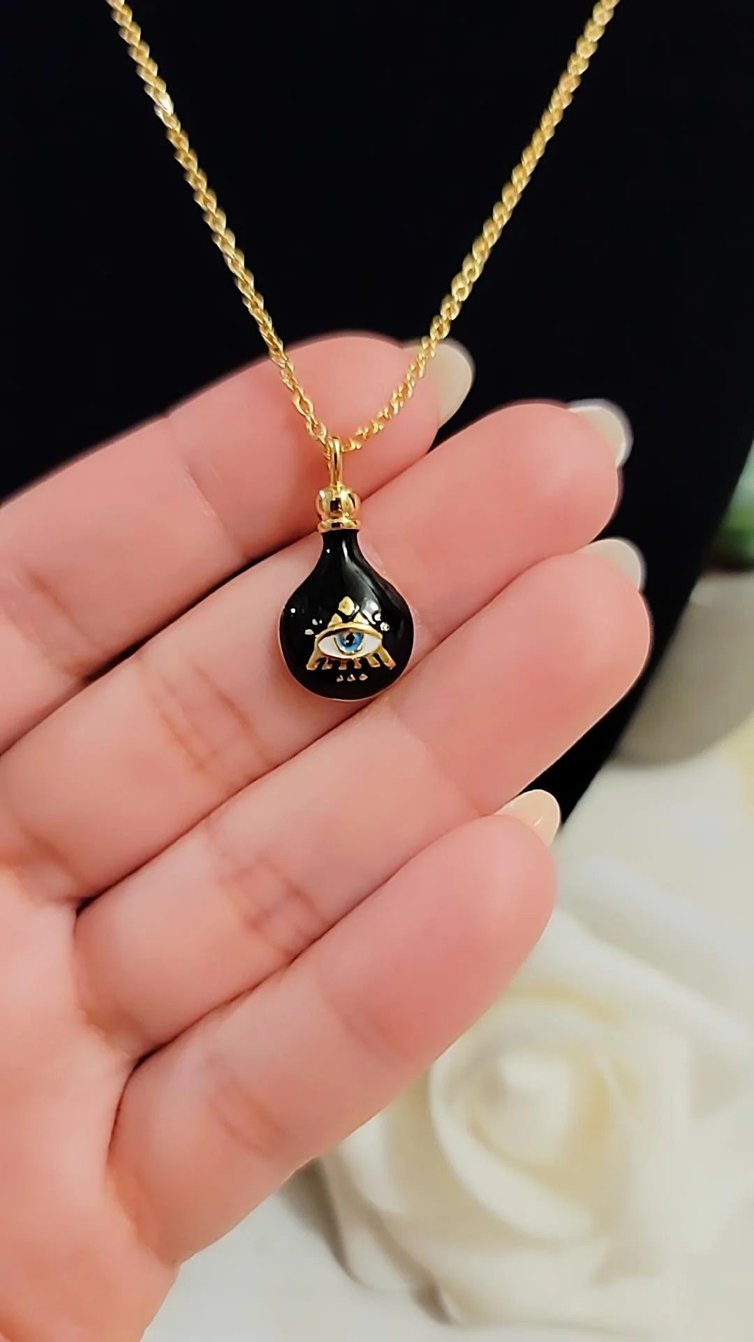 Bombillo evil eyes necklace