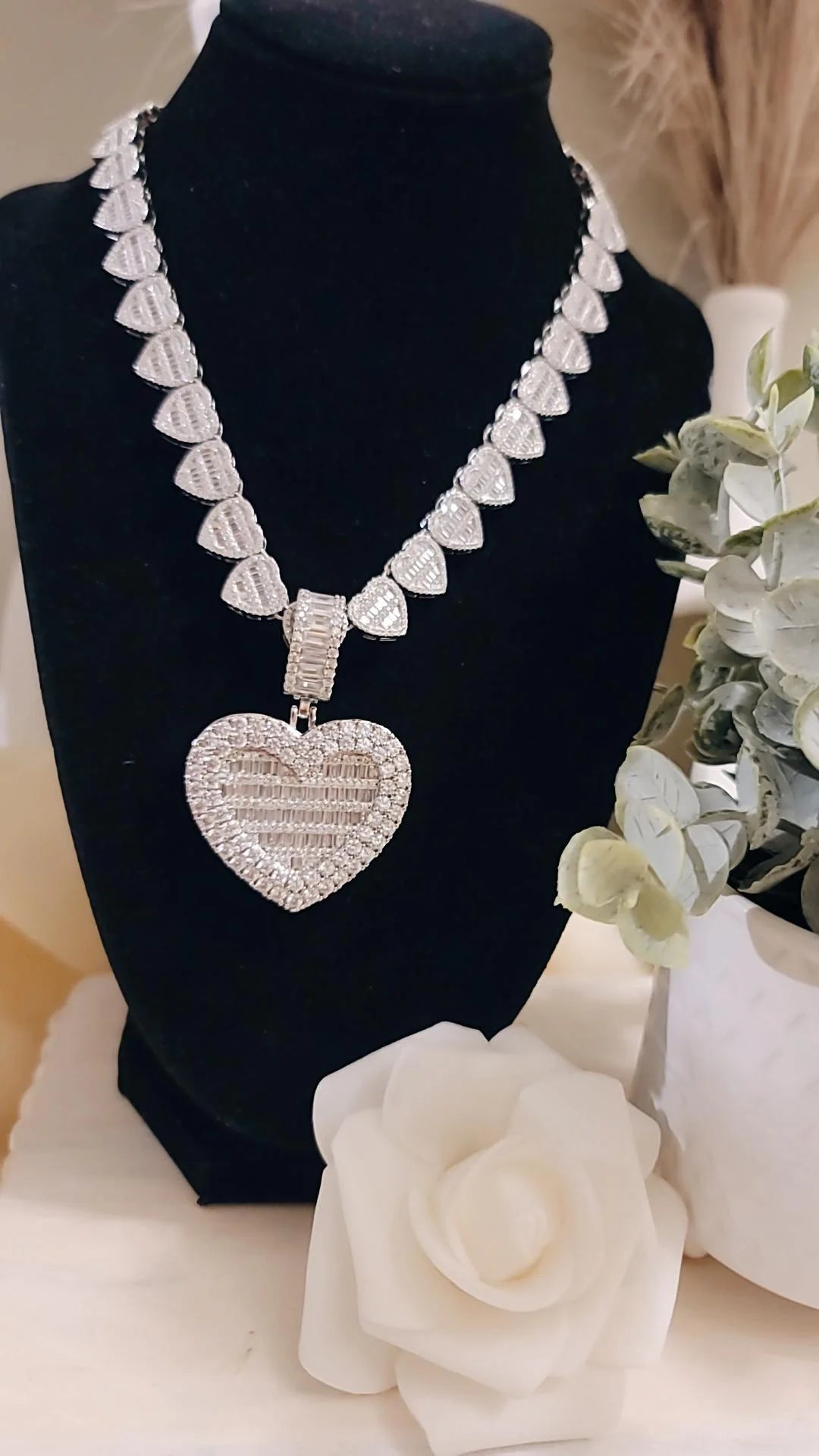 Necklace Heart necklace only