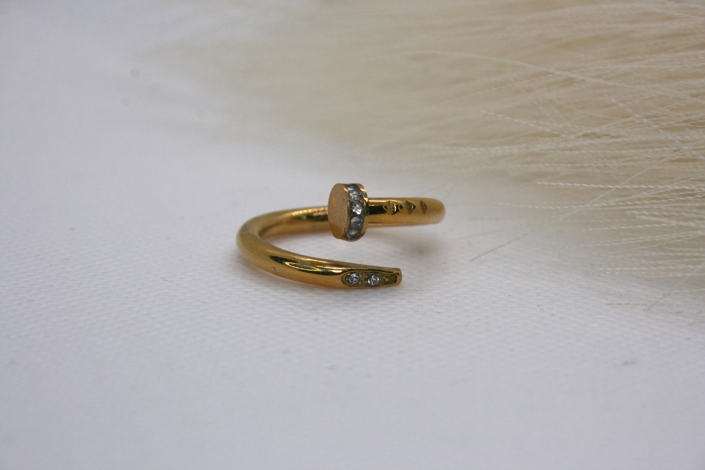 Ring clavo