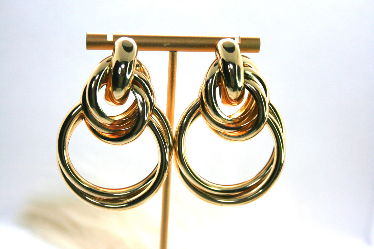 Earing Troy