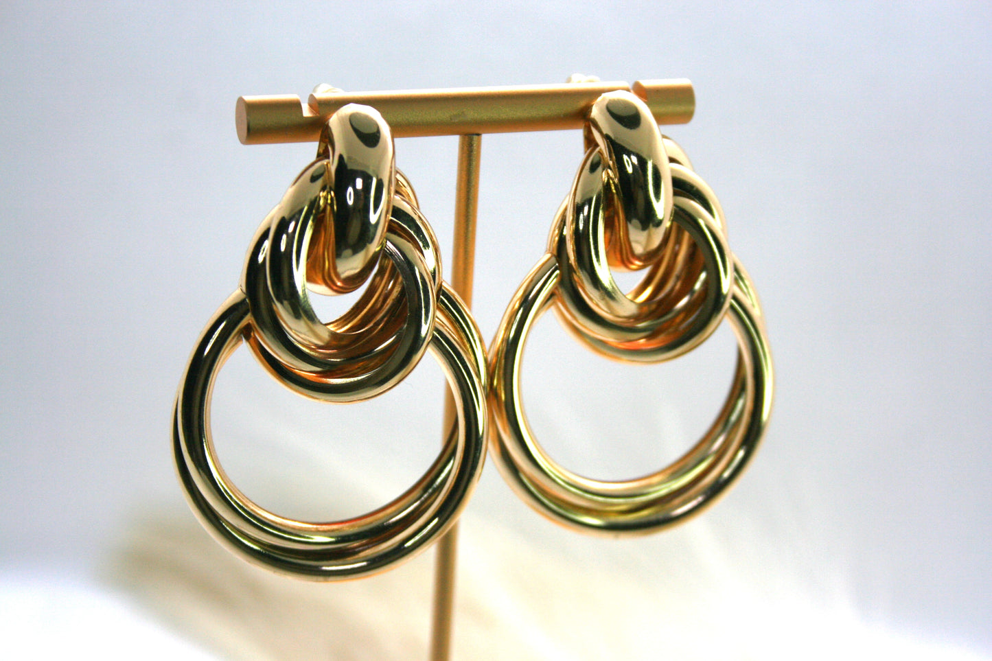 Earing Troy