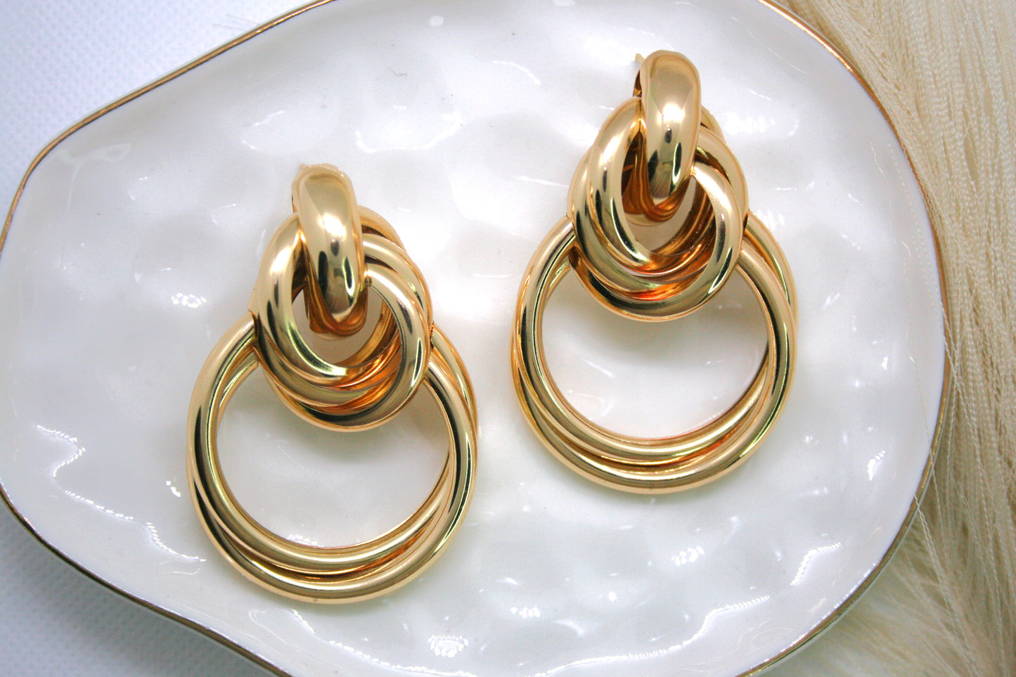 Earing Troy