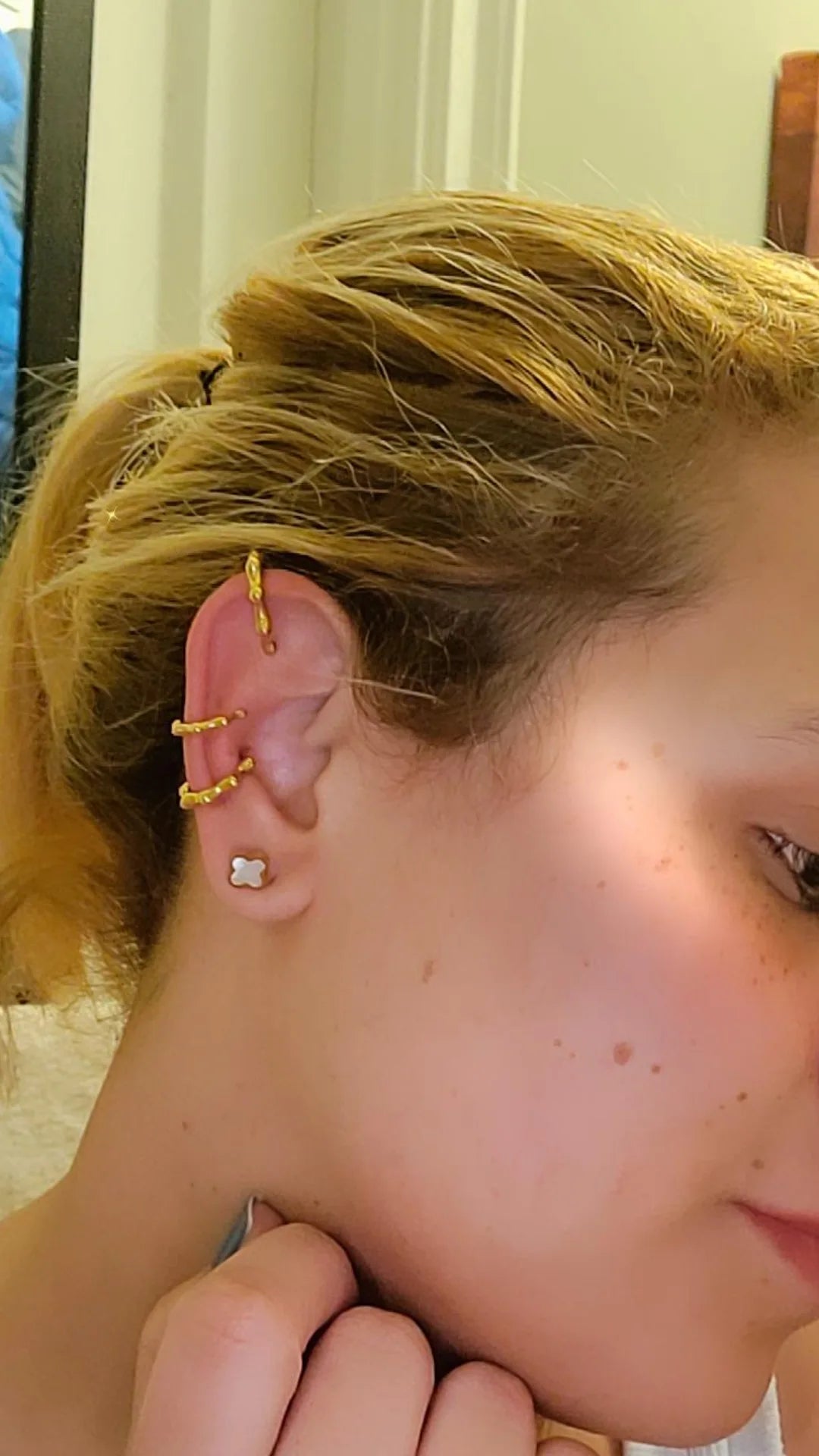 Ear cuff