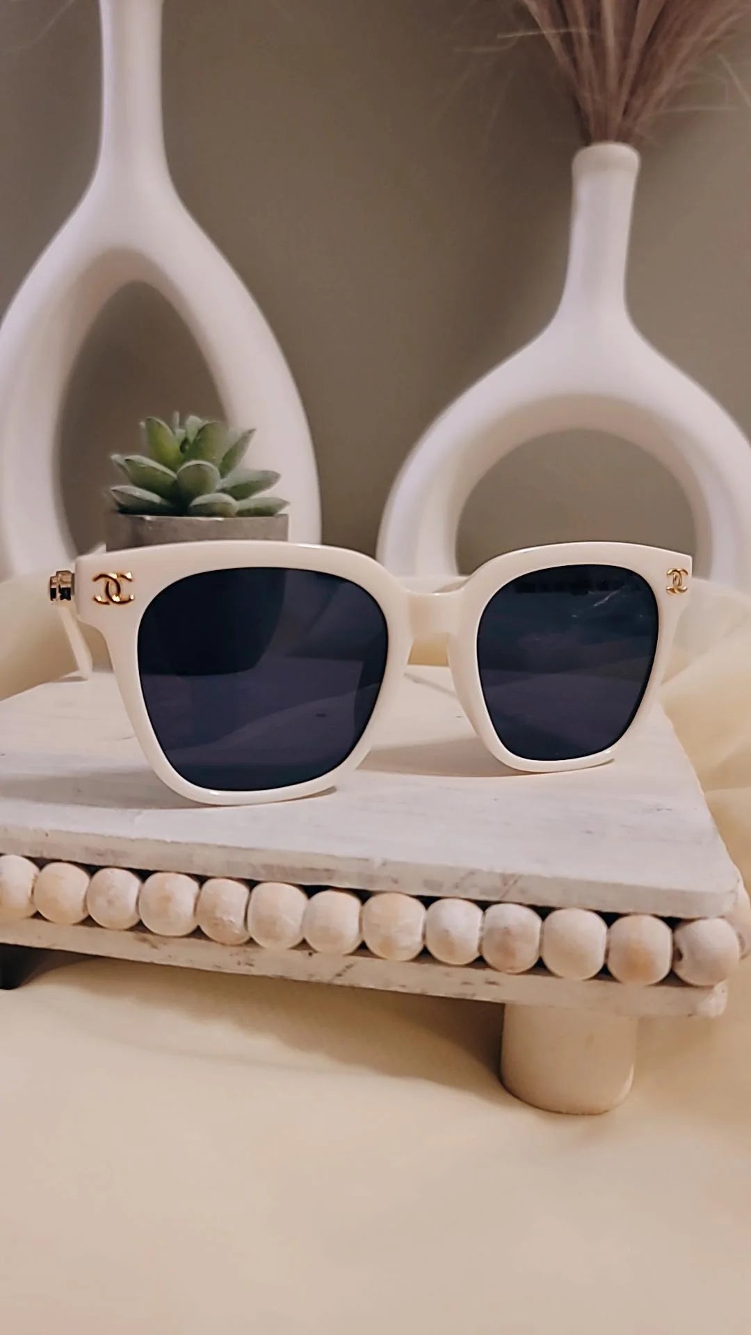 Sunglasses SCHA - White