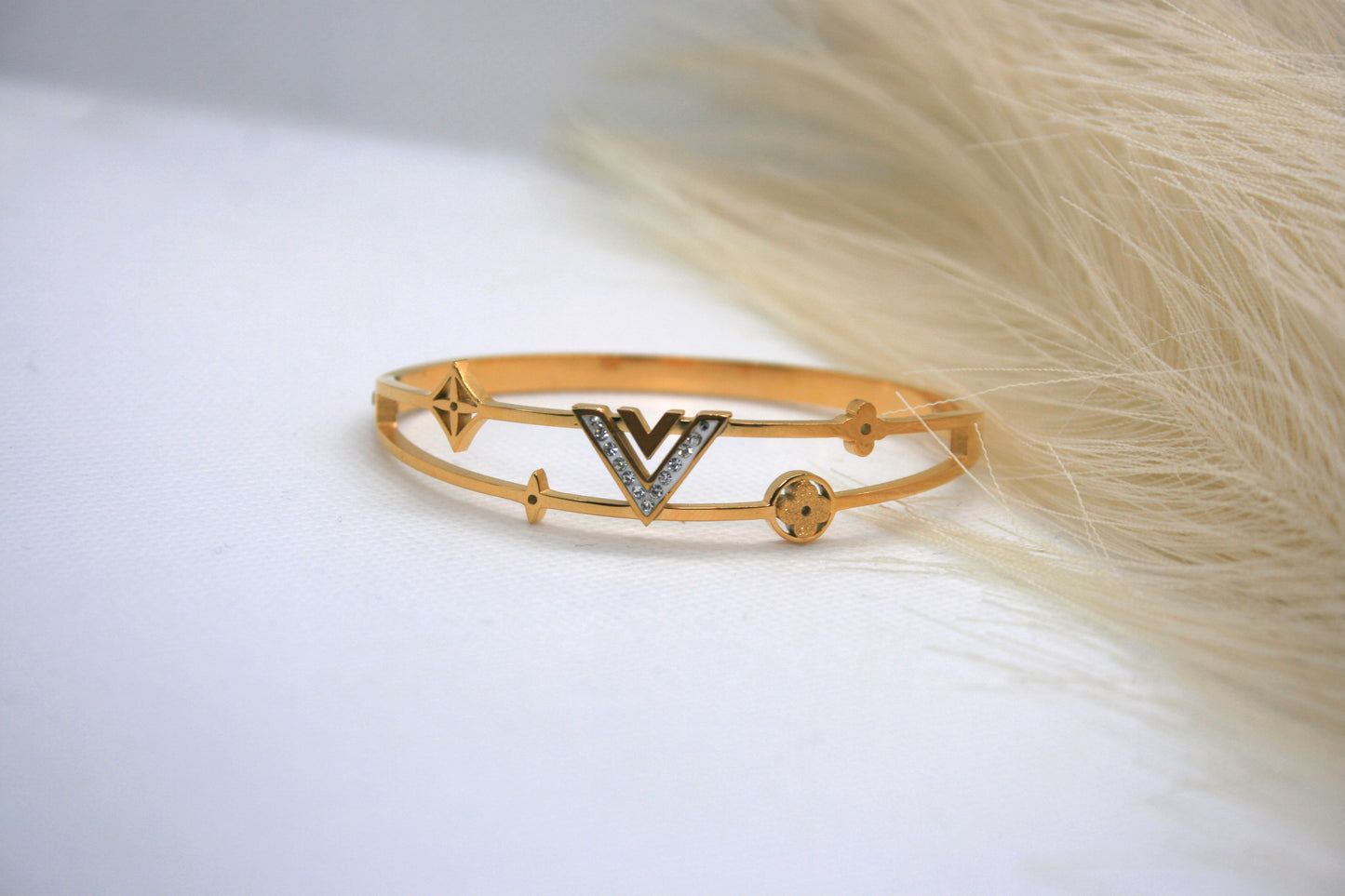 Vi bangle