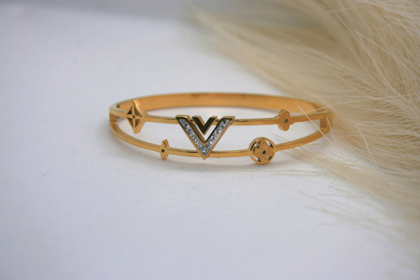 Vi bangle