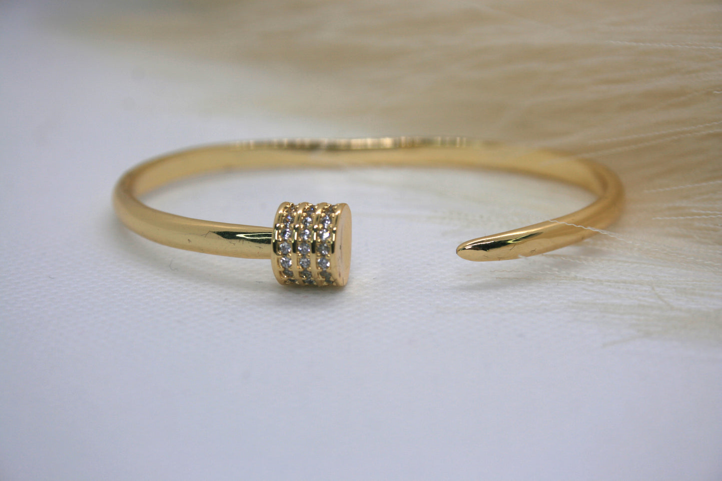 CLAVOS BANGLES