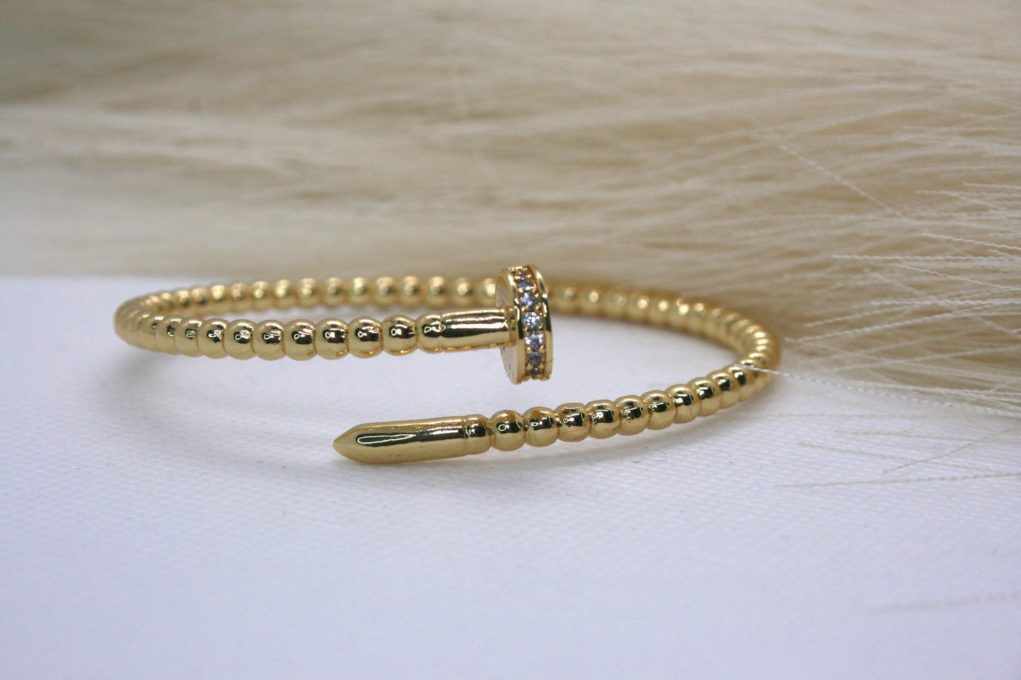 CLAVOS BANGLES