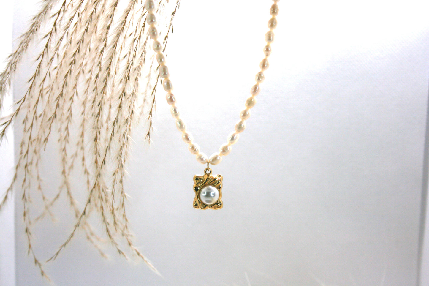 Luxy necklace