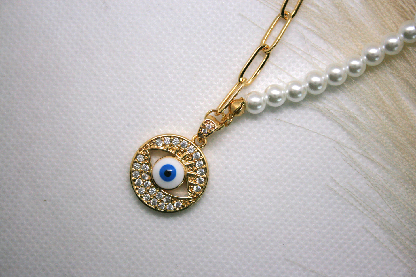 Perlita evil eyes Necklace