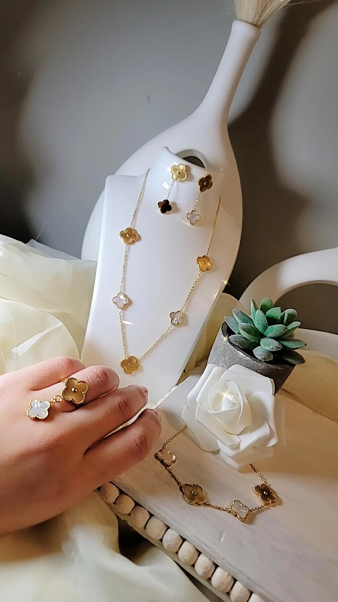 Necklace set for women